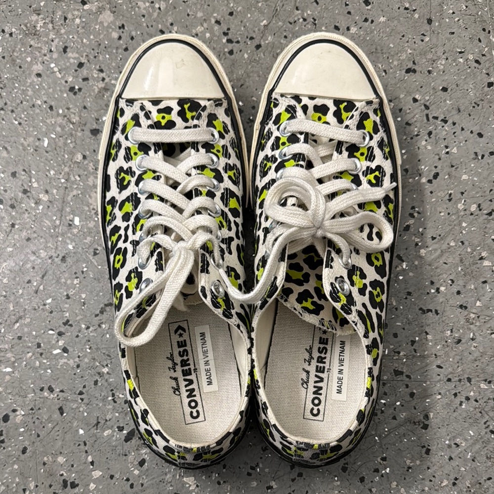 Converse  Sneakers - Black and Yellow